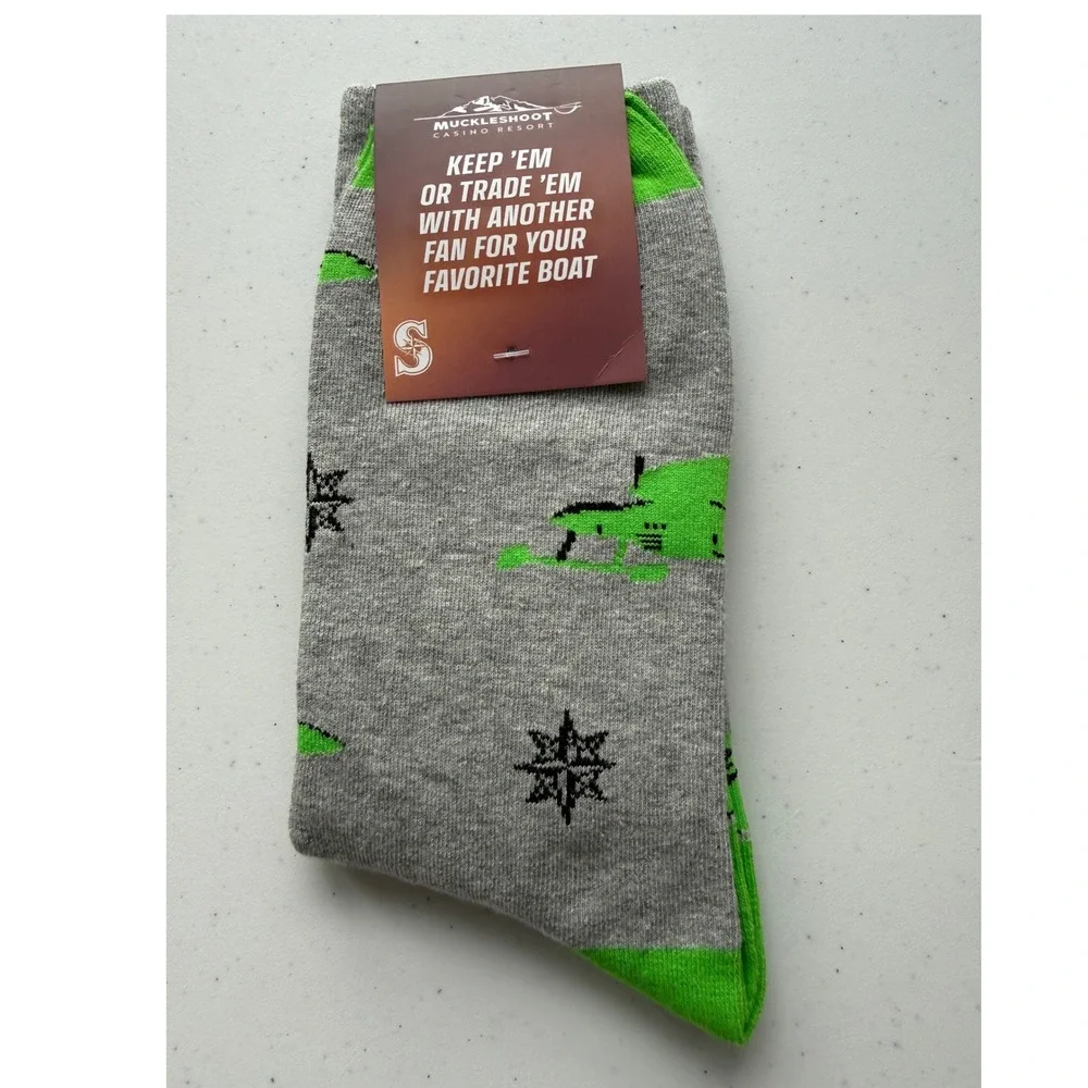 MUCKLESHOOT CASINO RESORT Green & Gray Seattle Mariners Hydro Challenge SOCKS